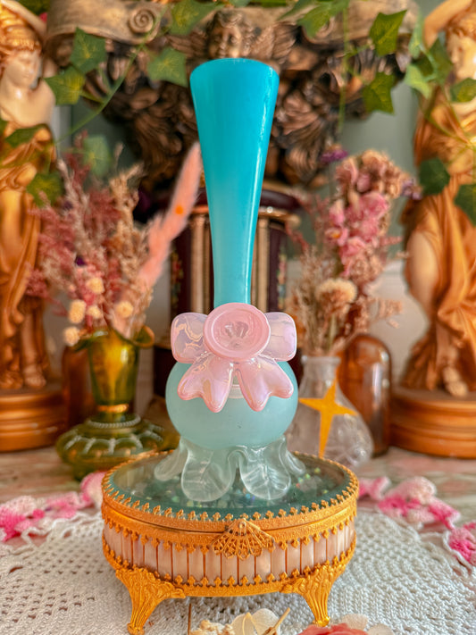 Cased satin glass footed floral✨