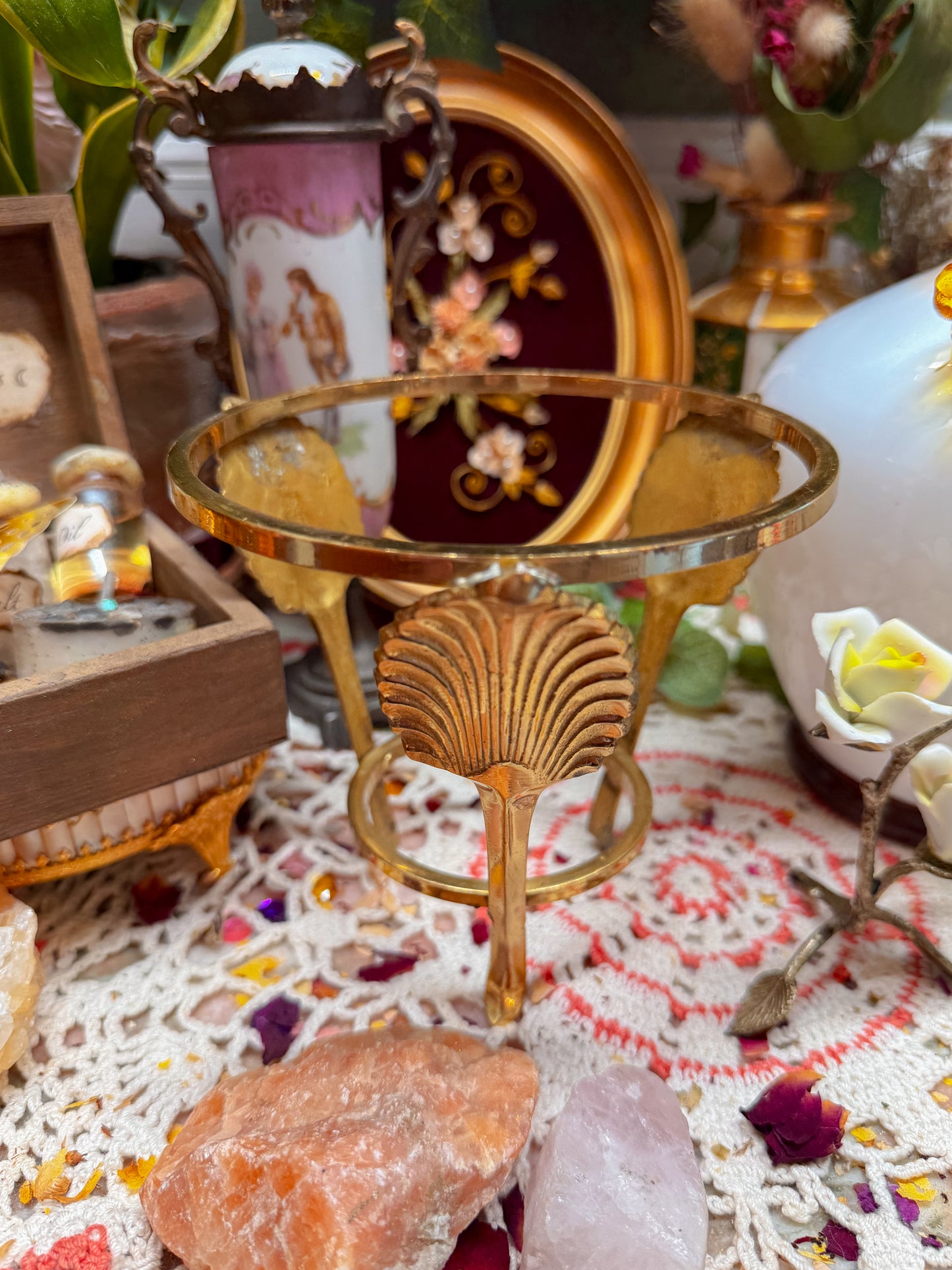 Bristol and brass floral and stand✨