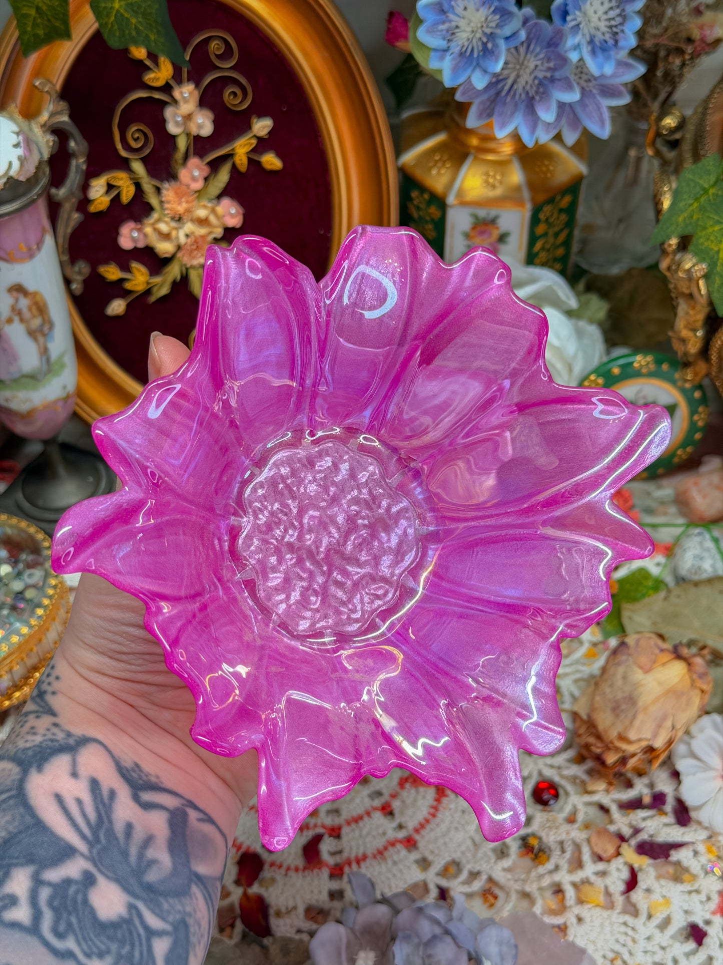 Dresden Royal floral with stand✨