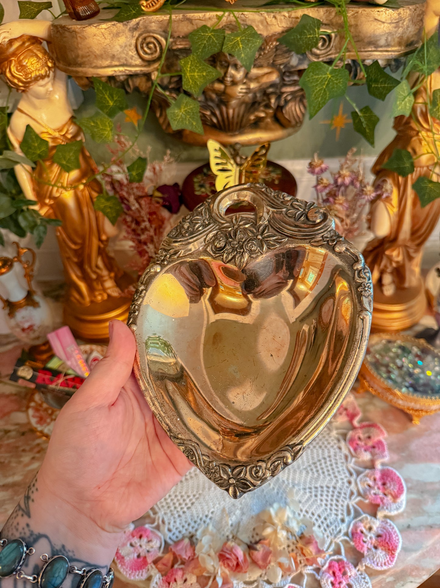 Metal heart ashtray✨