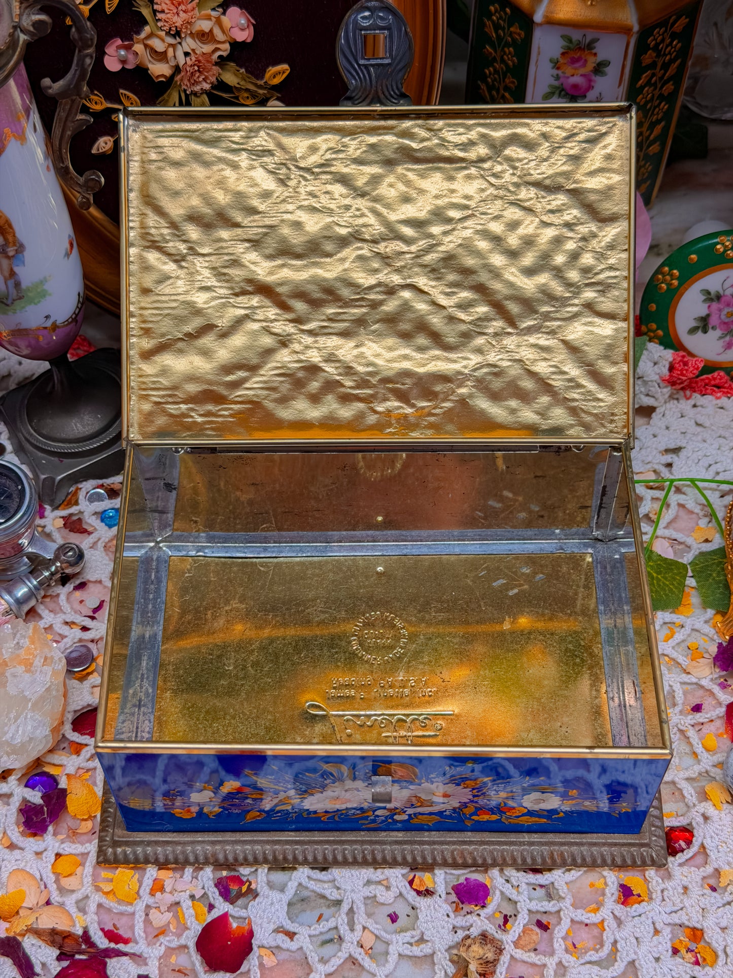 Linnete tin stash