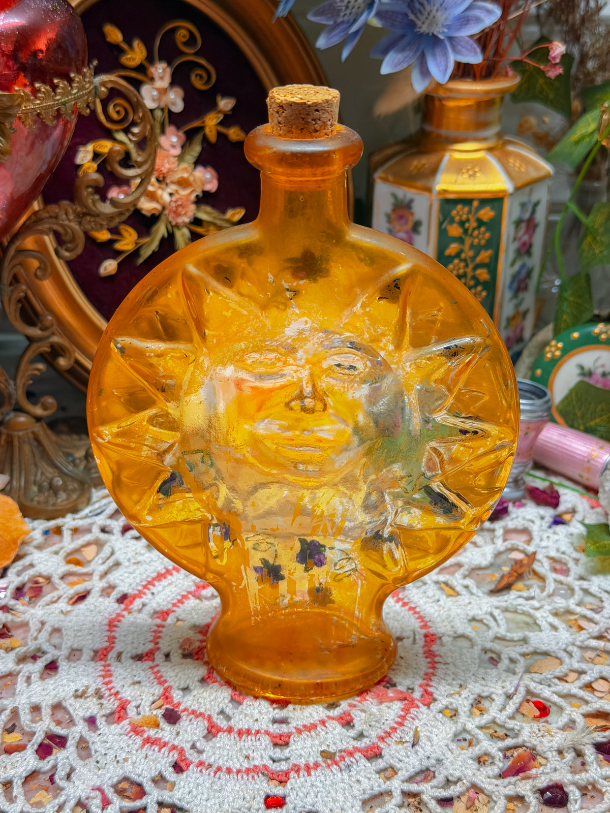 Vintage sun with painted flowers (not a bong)✨