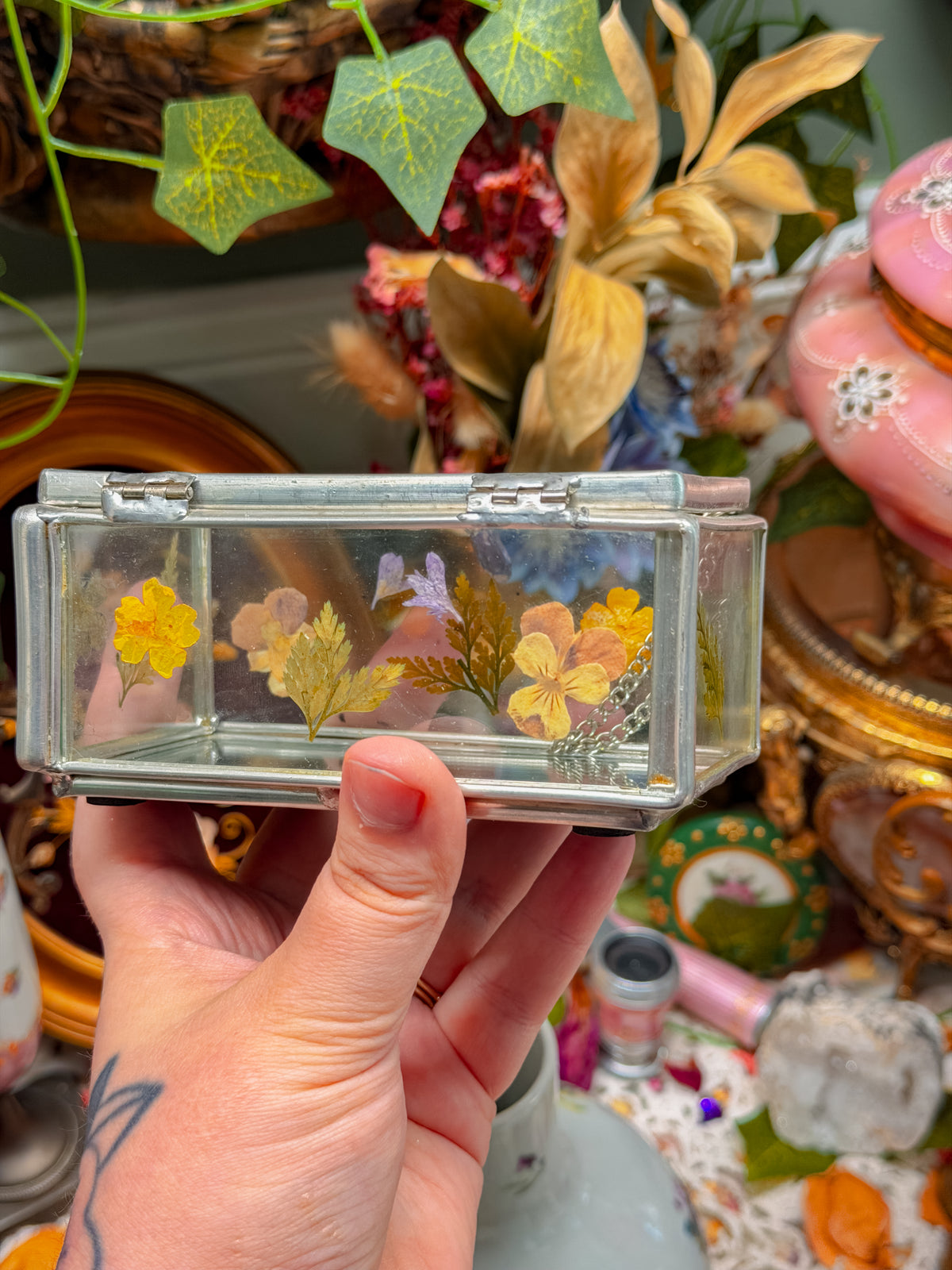 Pressed flower mirrored stash✨