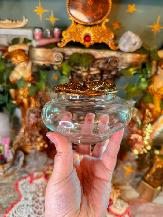 Glass stash is Gilted metal✨