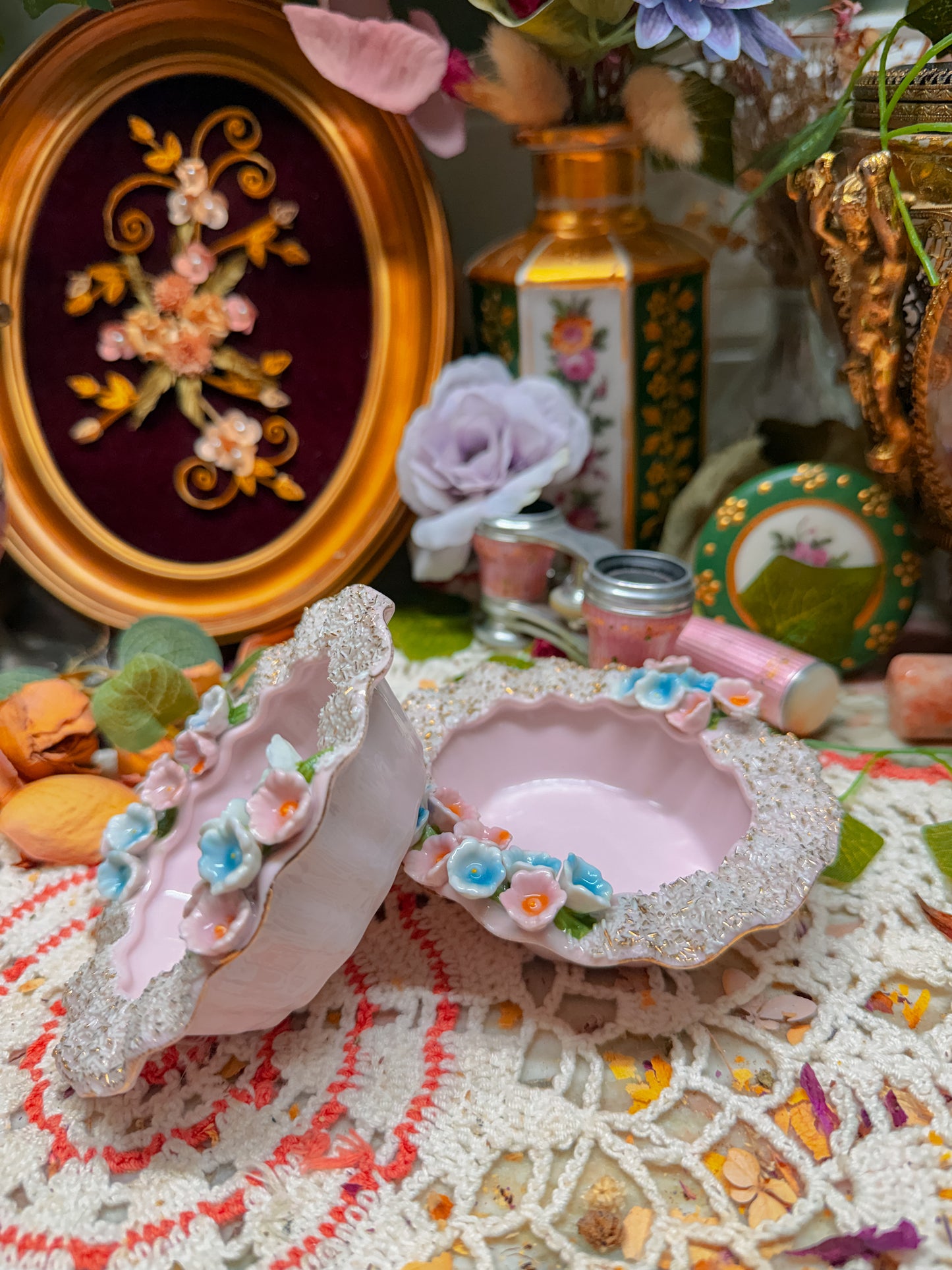 Pair of Lefton 3D floral ashtrays✨