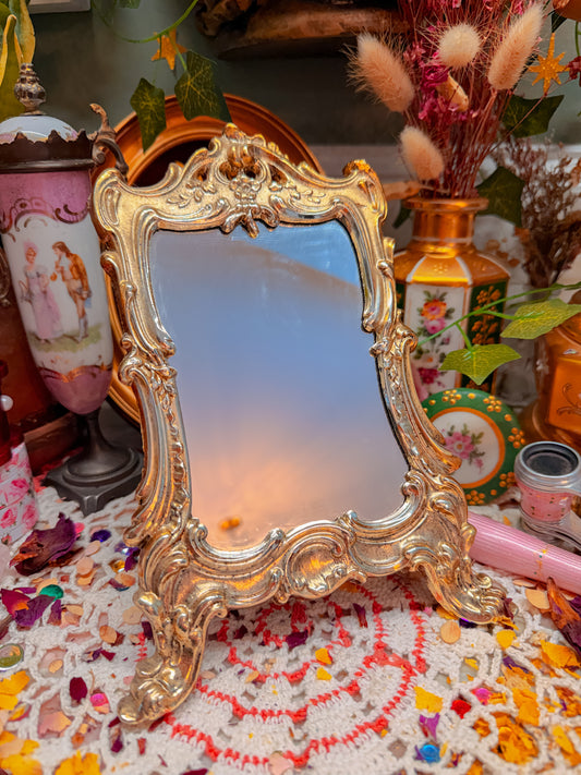 Metal gilded standing mirror✨