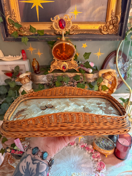 Wicker rolling tray with florals/butteflies✨