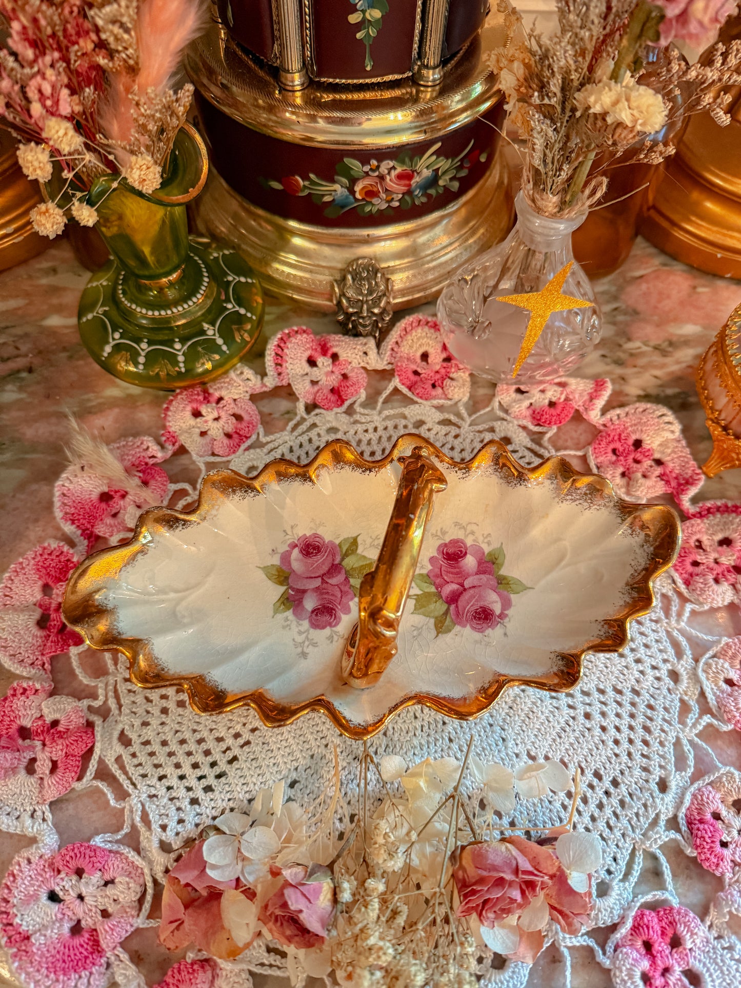 Floral handled ashtray✨