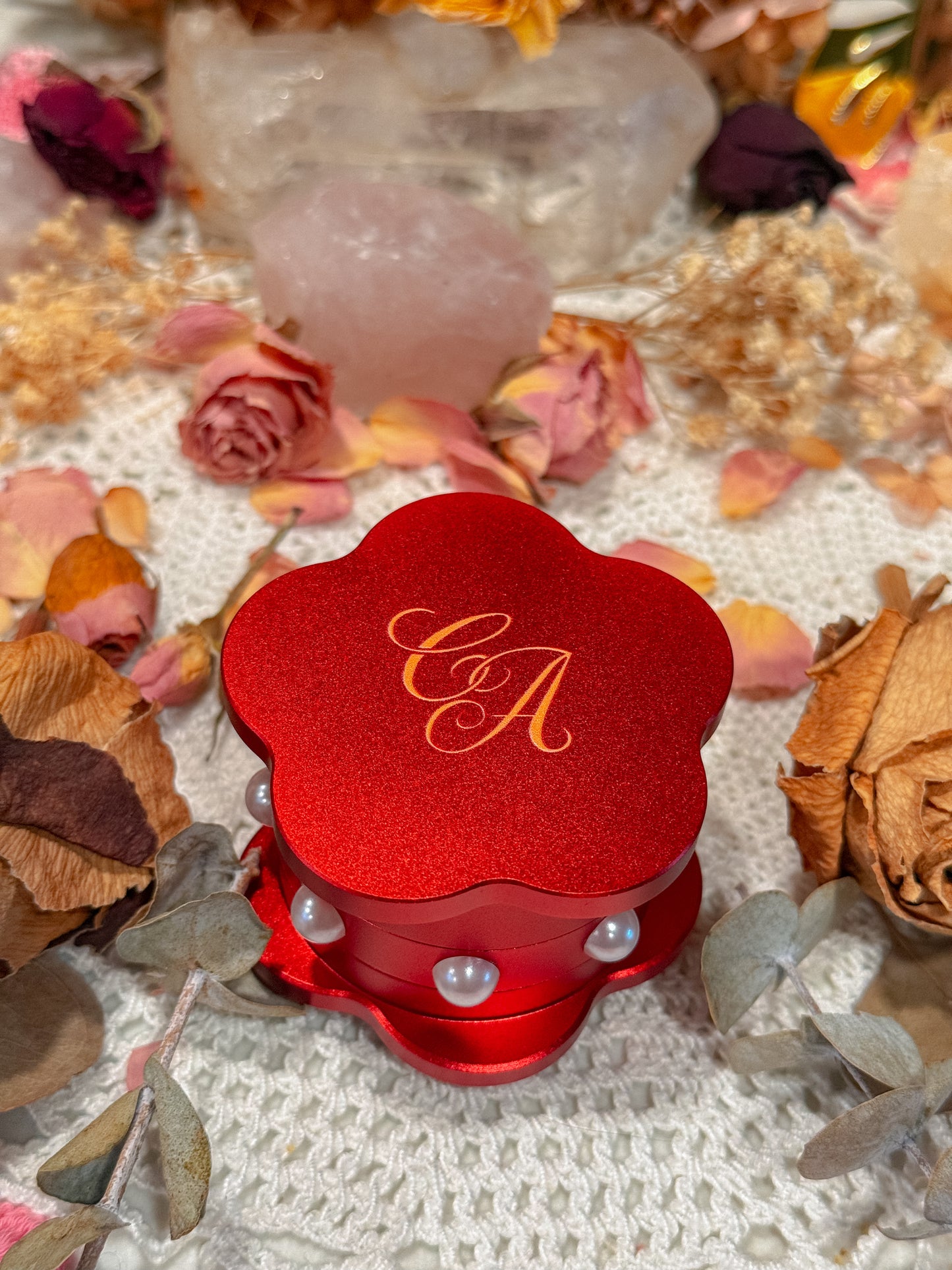 CA floral and pearls grinder✨