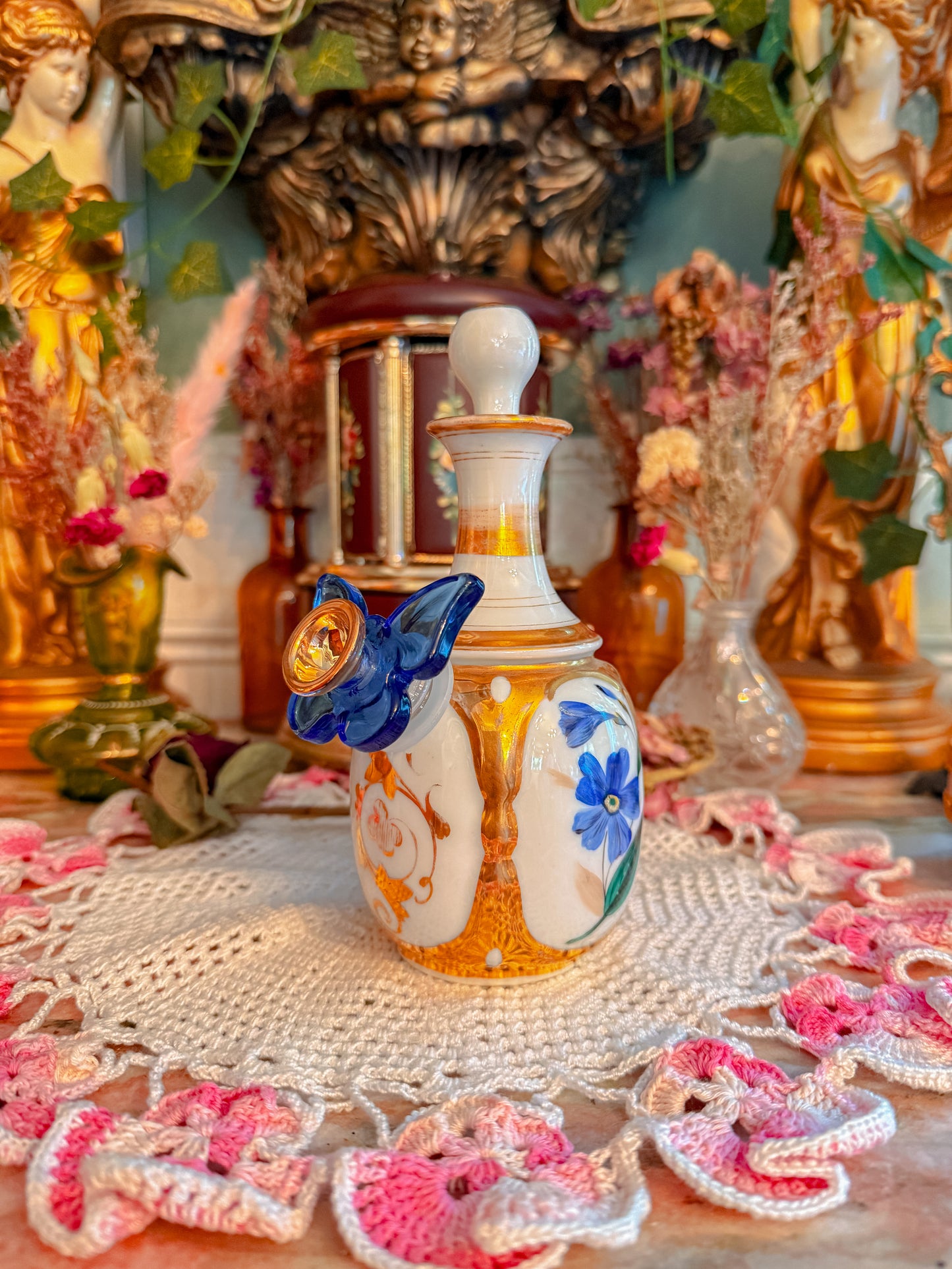 Milk glass floral✨