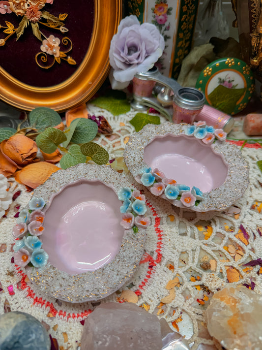 Pair of Lefton 3D floral ashtrays✨
