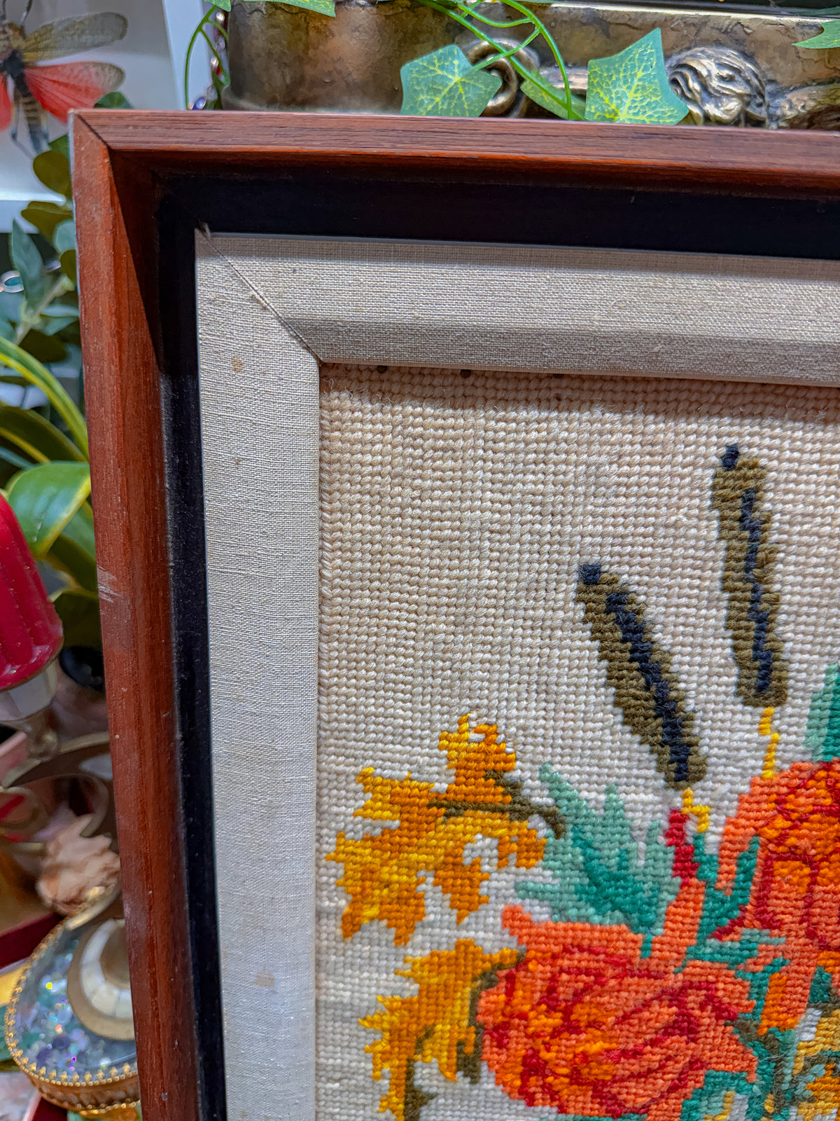 Wooden framed 70s needlepoint art✨