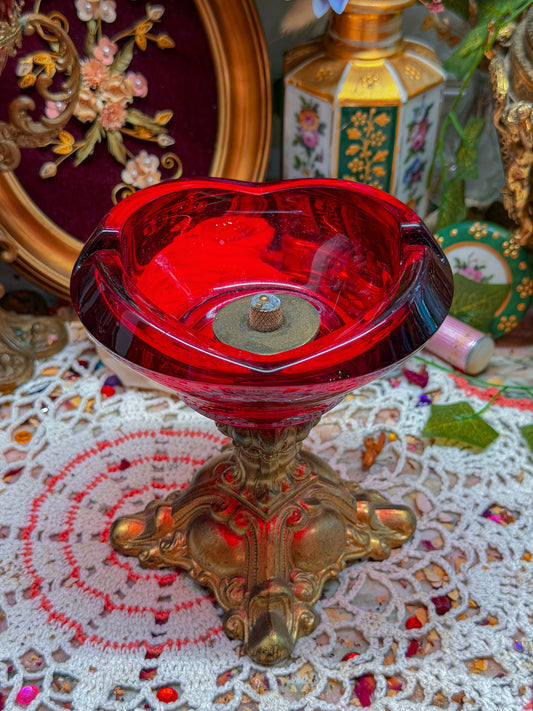 Red glass pedestal ashtray🕷️