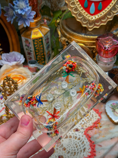 Lucite ashtray with dried flowers✨