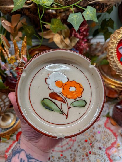 Stoneware 70s floral ashtray✨