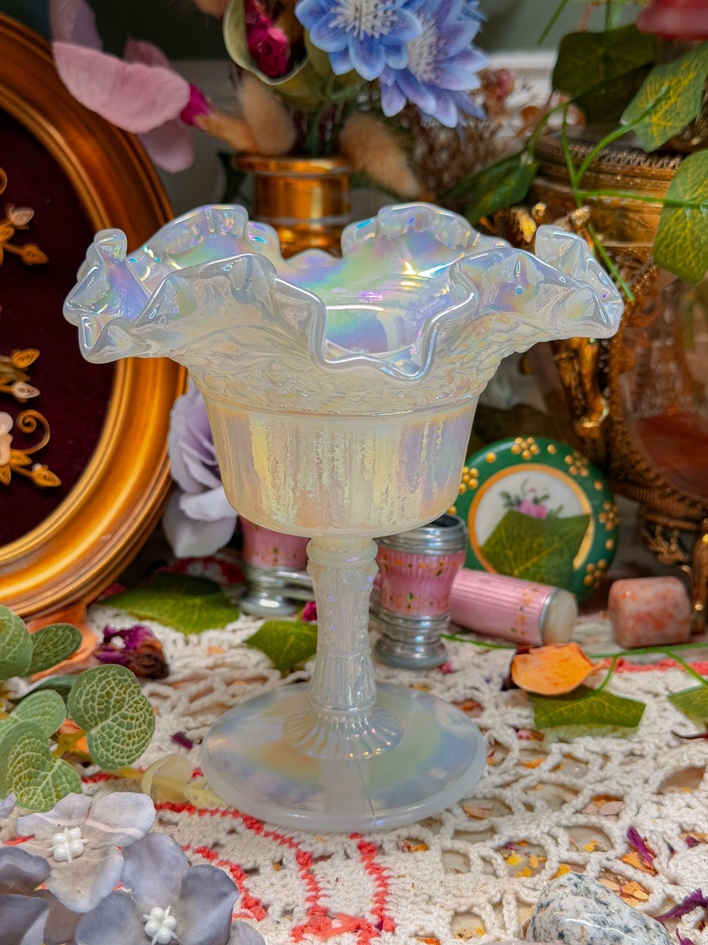 Fenton ruffled iridescent pedestal glass ashtray/dish✨