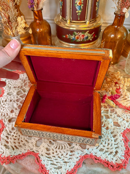 Abalone and wooden stash box✨