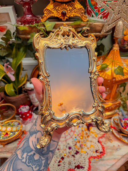 Metal gilded standing mirror✨