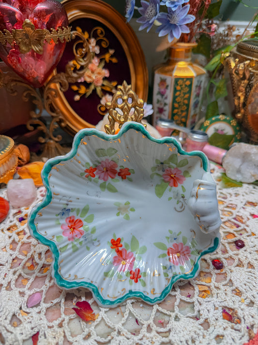 Scalloped floral ashtray✨