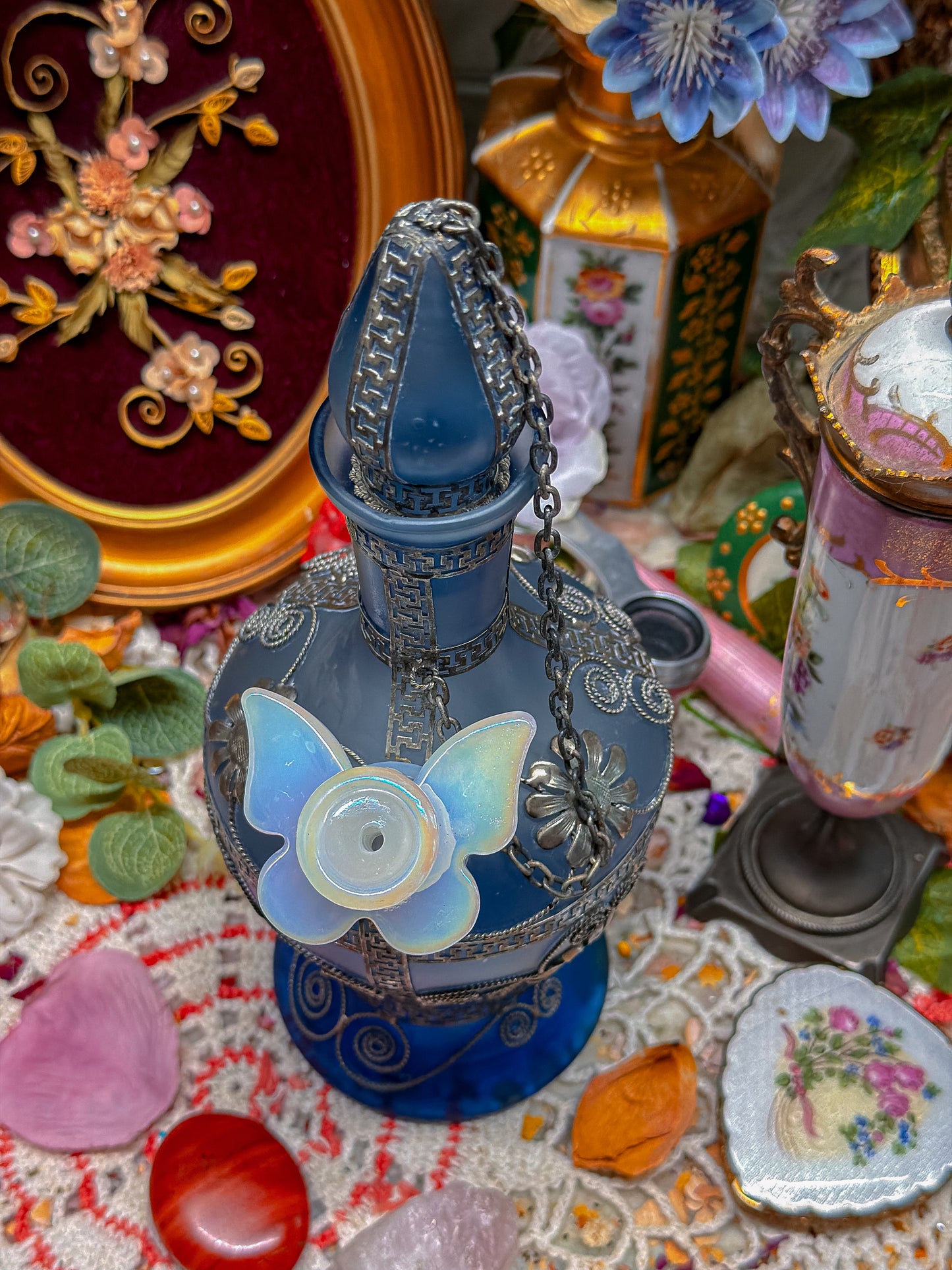 Rare Ornate wired satin glass✨