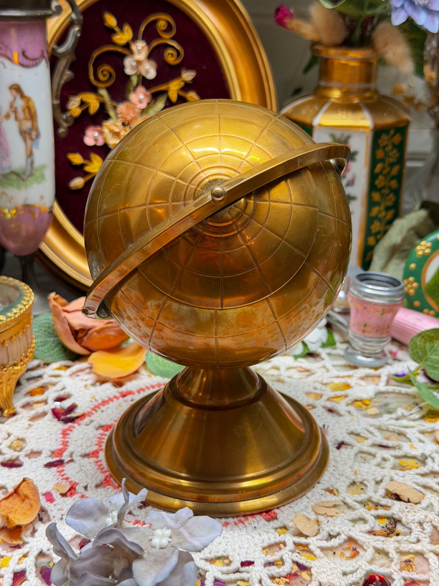 MCM Cigarette holder globe✨