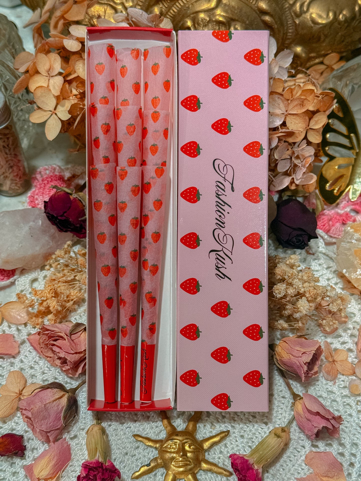 Strawberry pre rolled cones✨