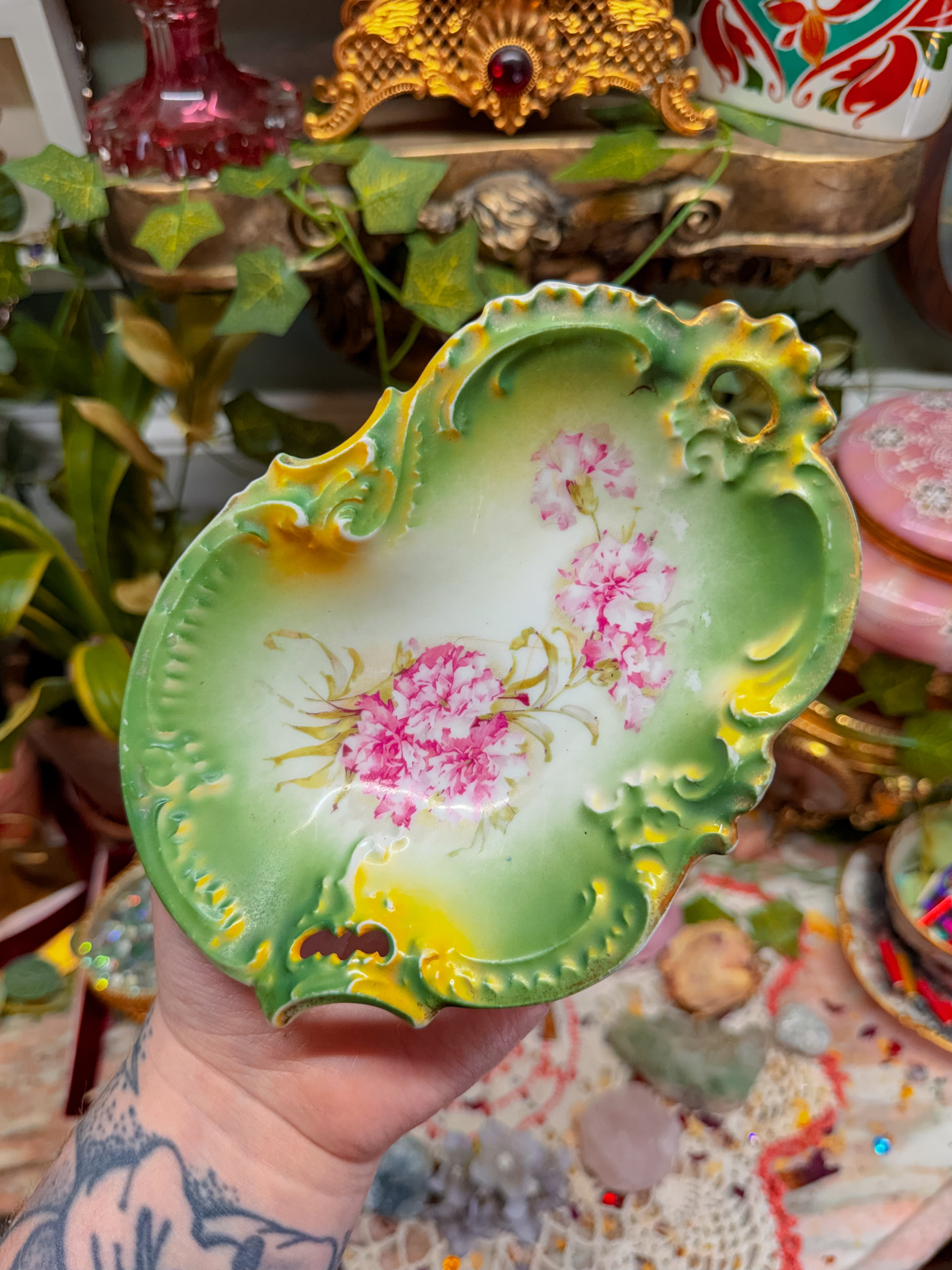 Victorian Elegance👑 – Clouded Antiques