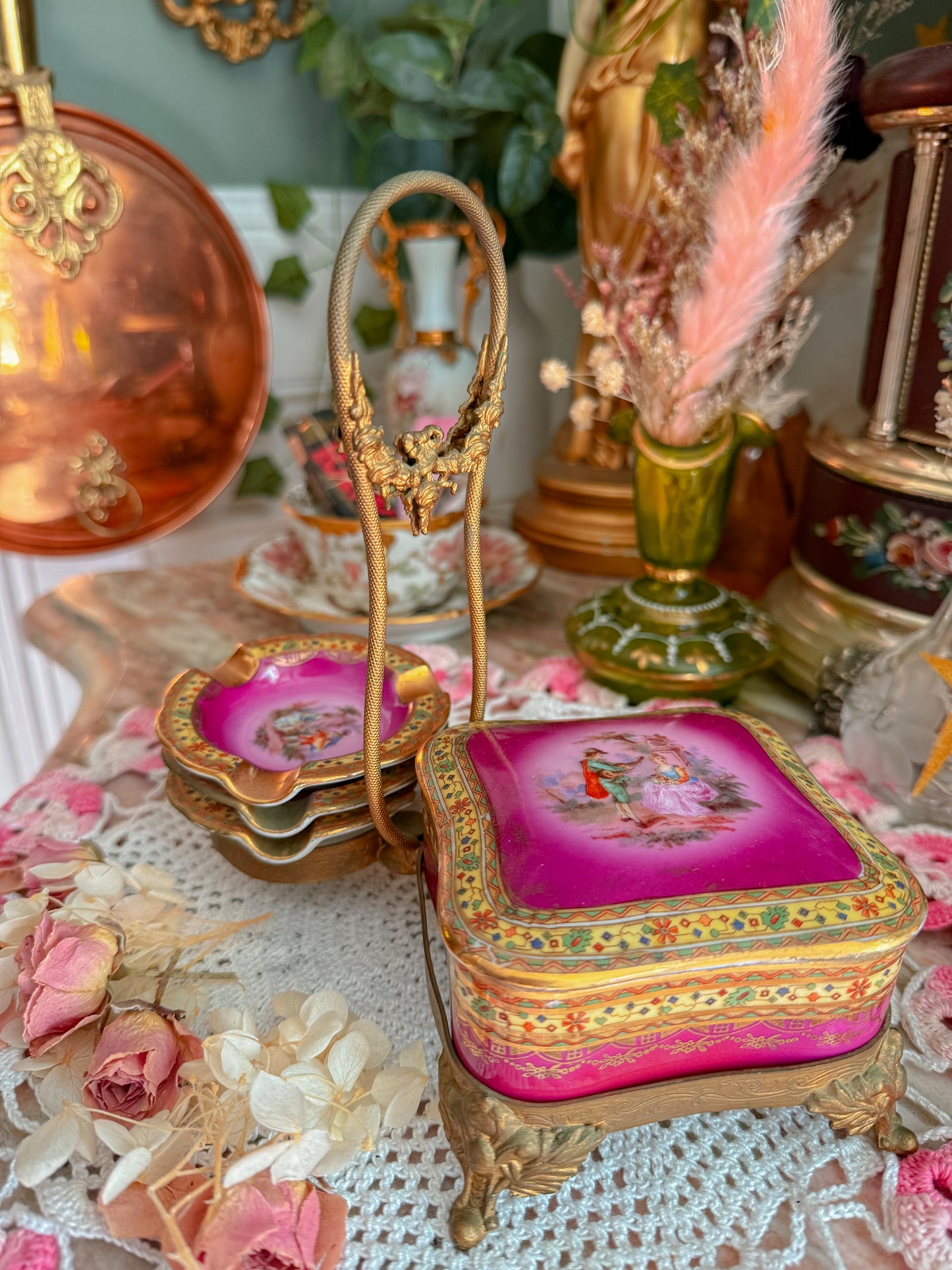 Limoges brass handheld ashtray/stash set✨