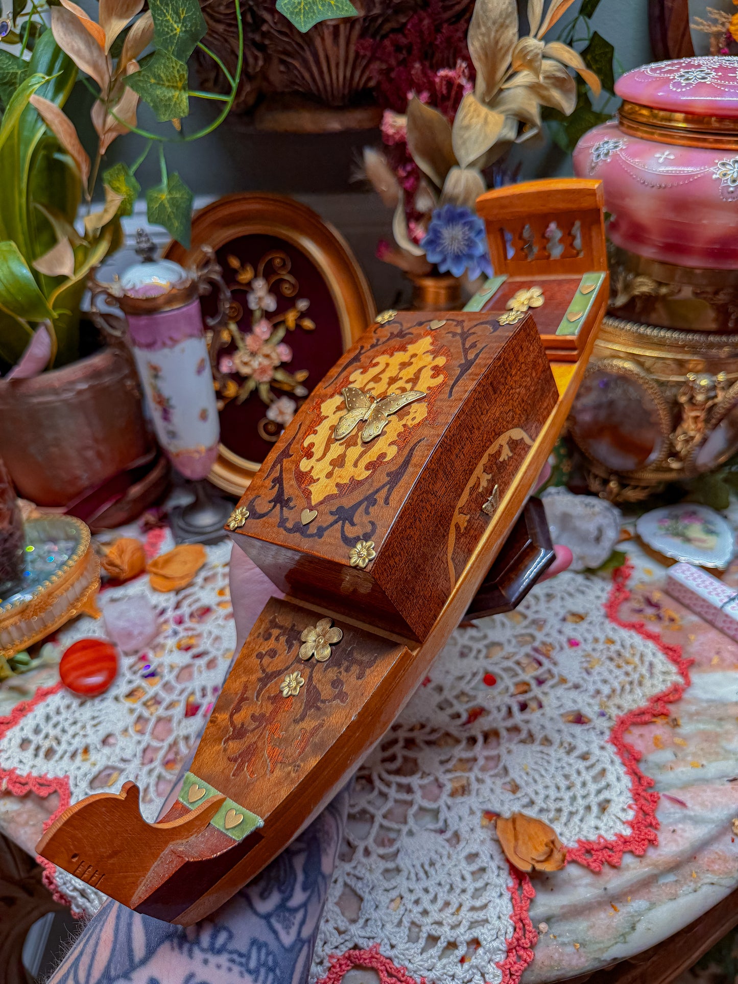 Musical rotating Cigarette gondola (joints) with add ons✨