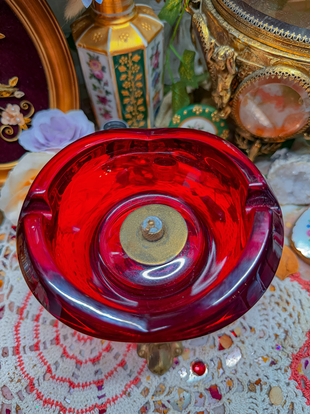 Red glass pedestal ashtray🕷️