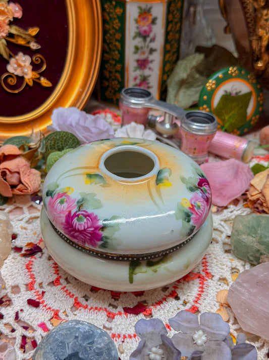 Nippon Lidded ashtray✨