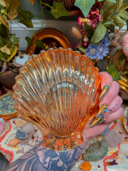 Carnival glass seashell ashtray✨
