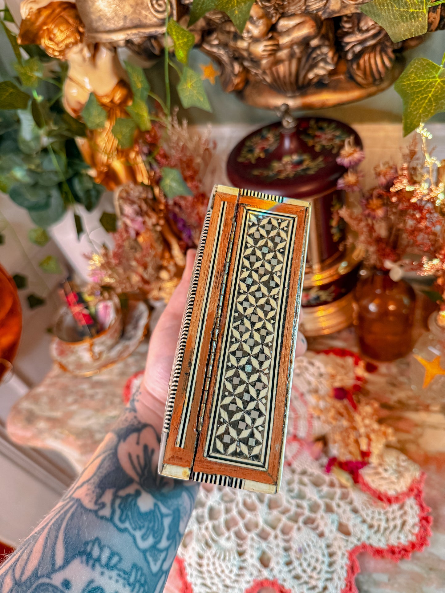 Abalone and wooden stash box✨