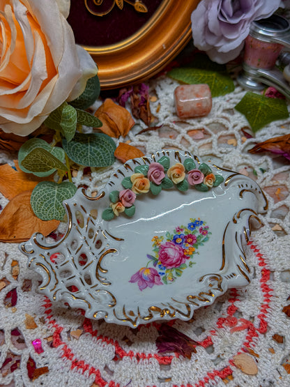 3D floral Capodimonte ashtray✨