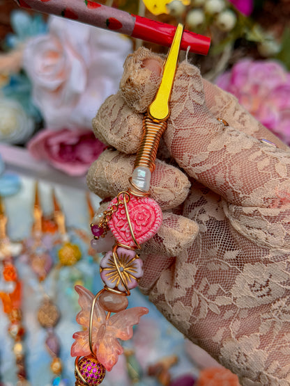 Romantic whimsy🩷 Clouded J clip✨