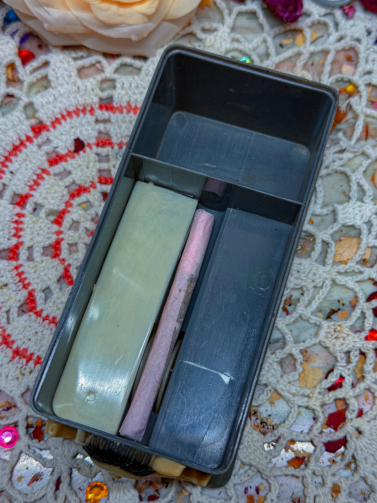 Vampire/Devil cigarette dispenser🕷️