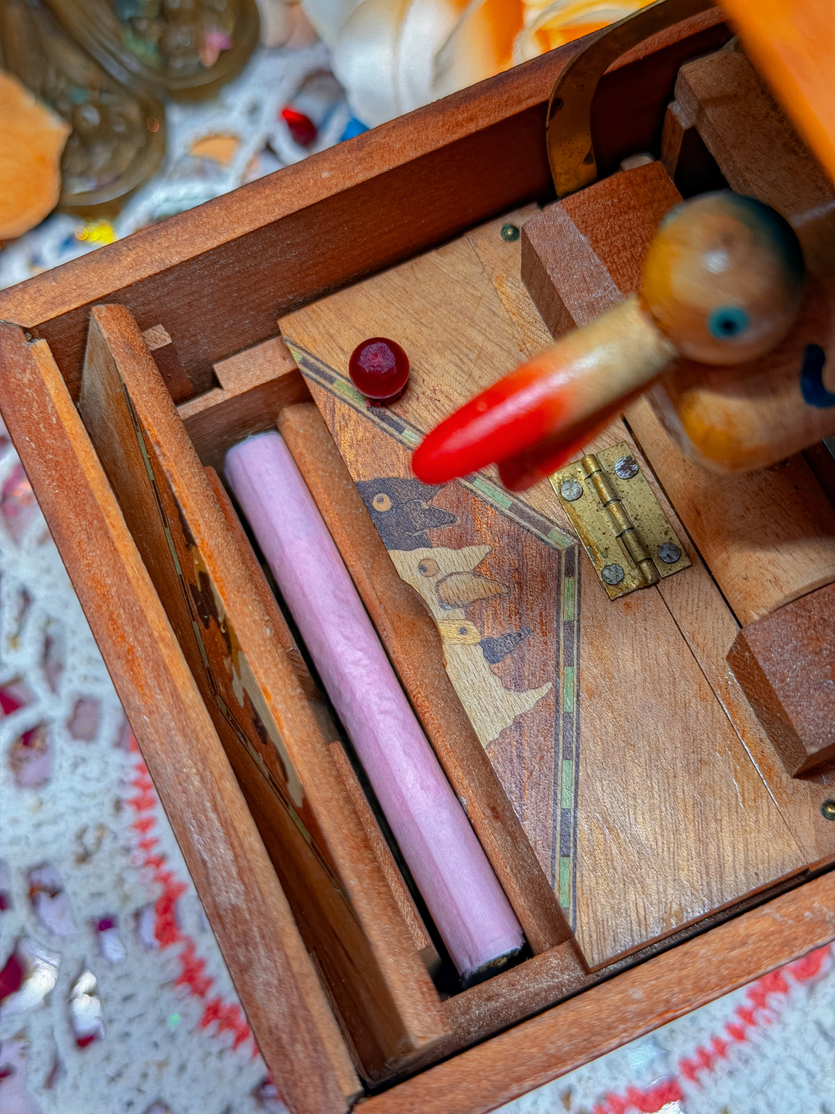 Wooden bird cigarette dispensing box✨