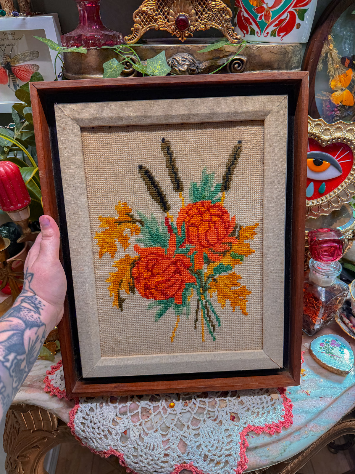 Wooden framed 70s needlepoint art✨