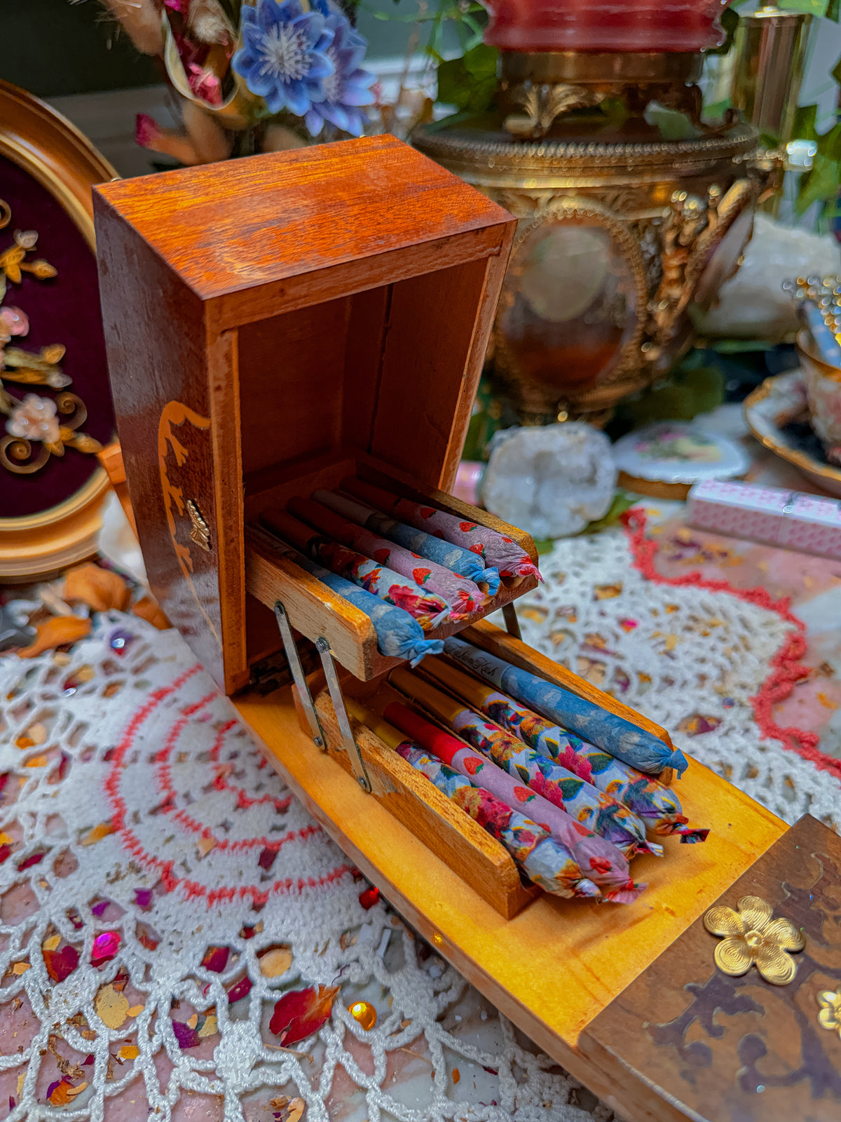 Musical rotating Cigarette gondola (joints) with add ons✨