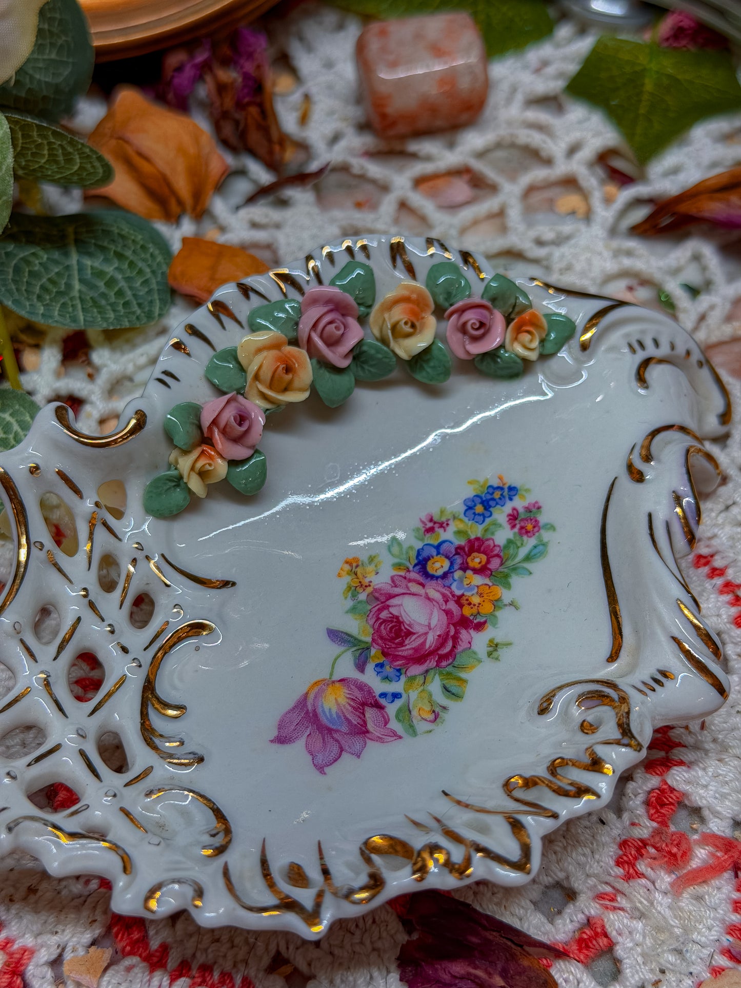 3D floral Capodimonte ashtray✨