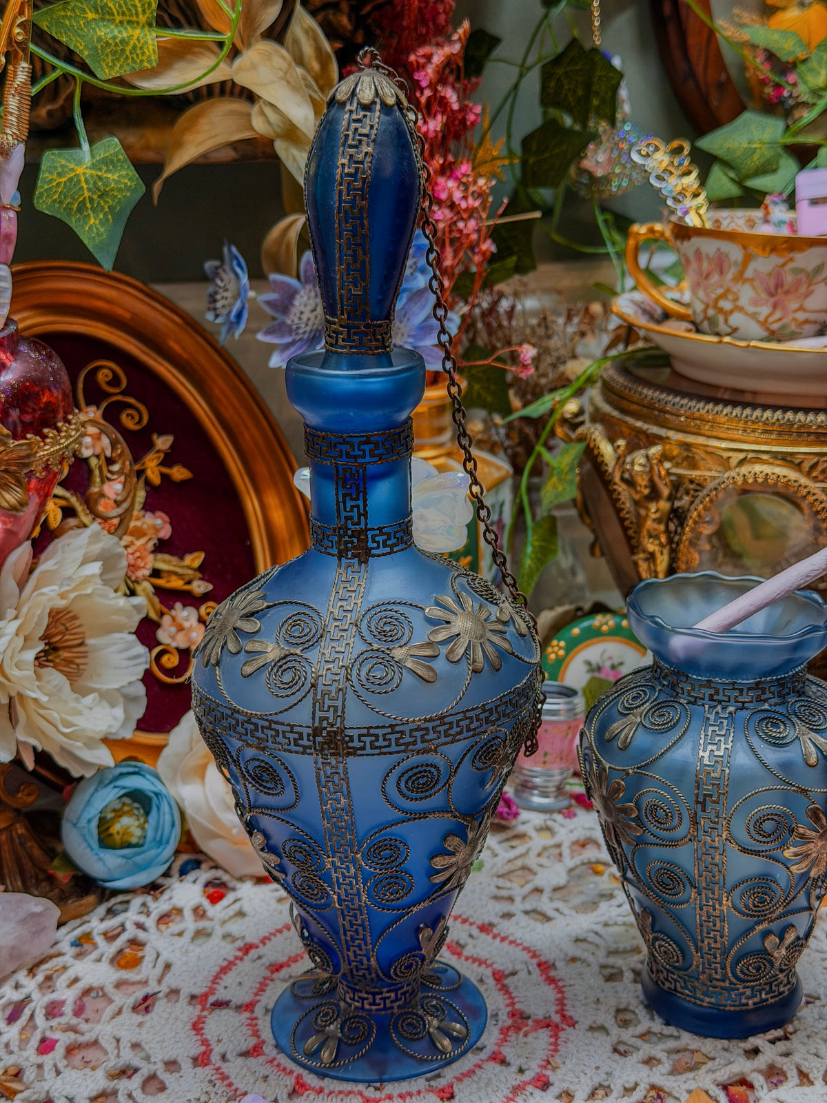 Rare Satin ornate wire bong set✨