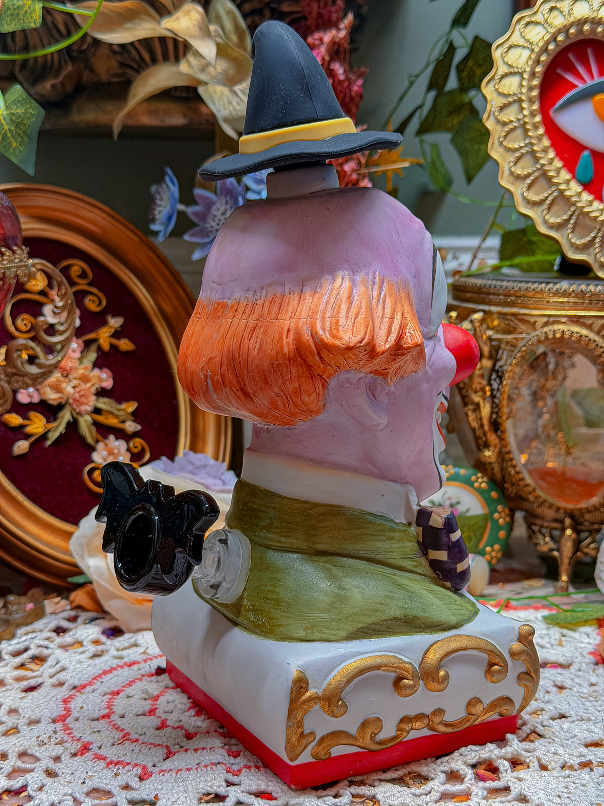 Clown bong with witch hat🕷️