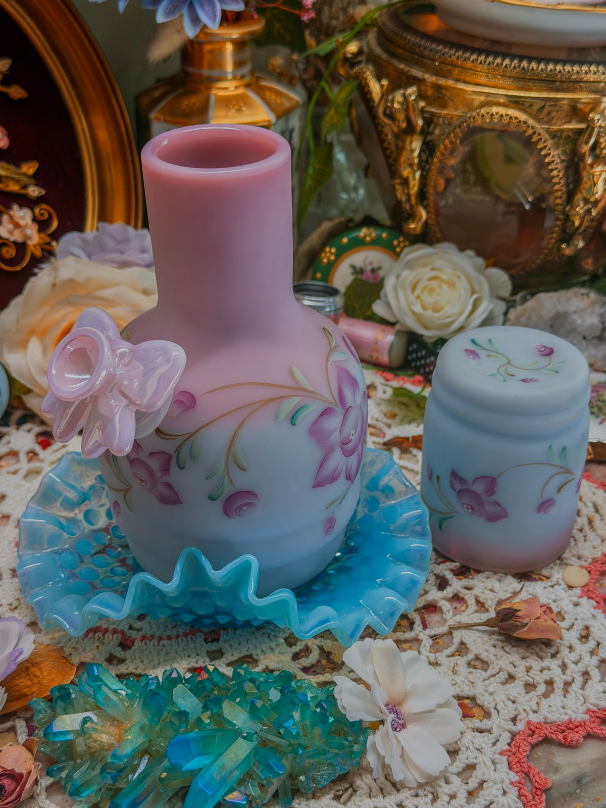 RARE limited edition Burmese Fenton set!!!✨