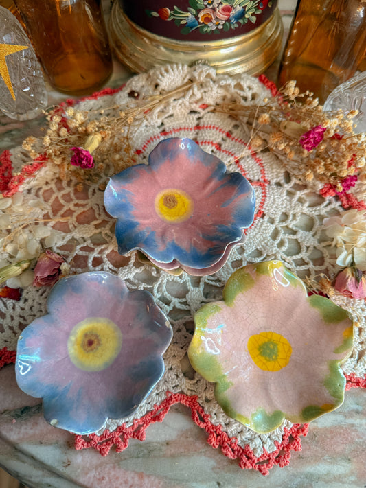 Floral pottery stacked ashtrays✨