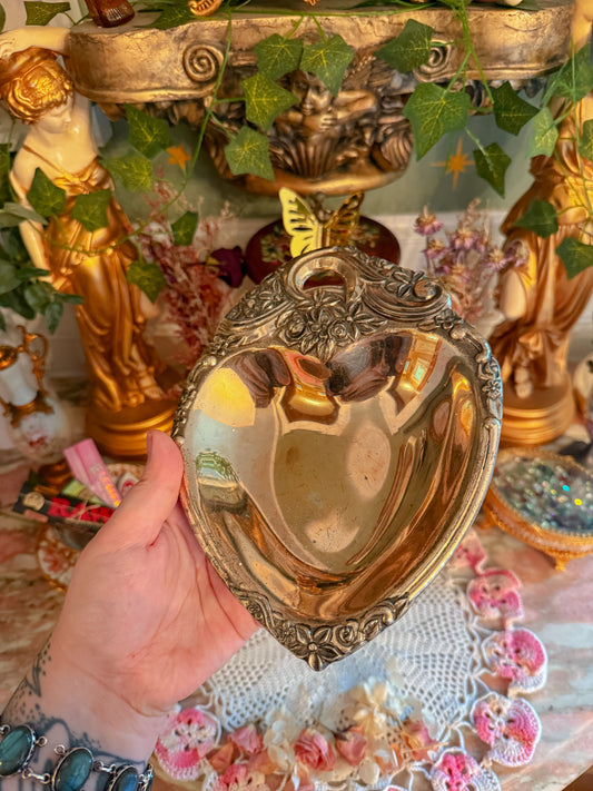 Metal heart ashtray✨
