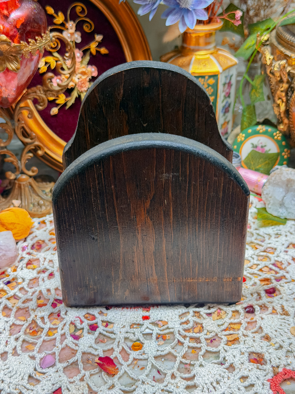 Vintage Napkin/mail holder✨