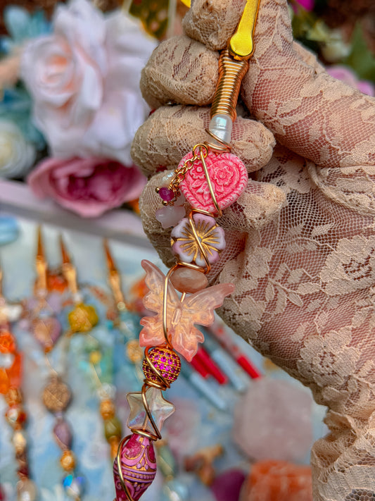 Romantic whimsy🩷 Clouded J clip✨