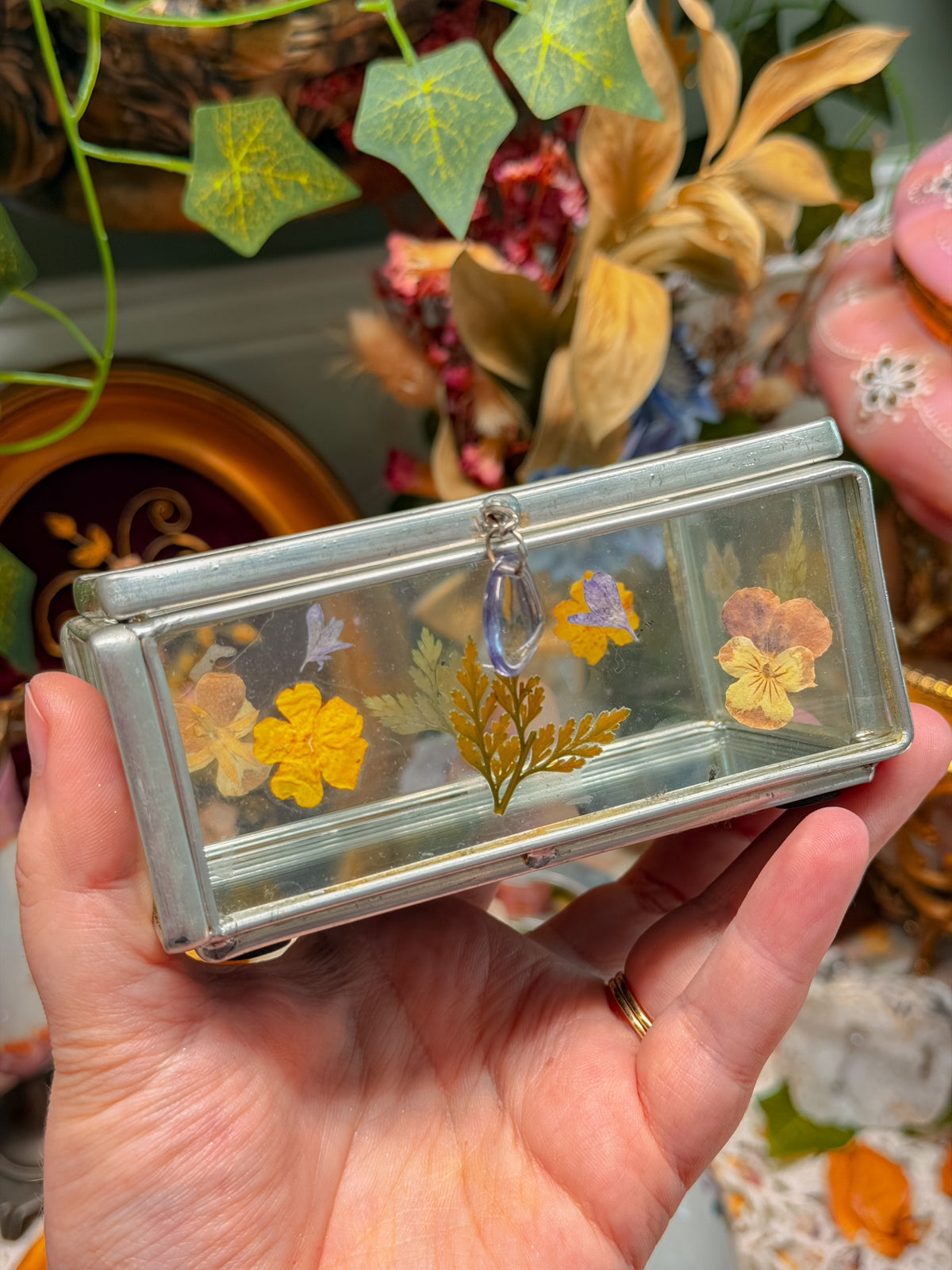 Pressed flower mirrored stash✨