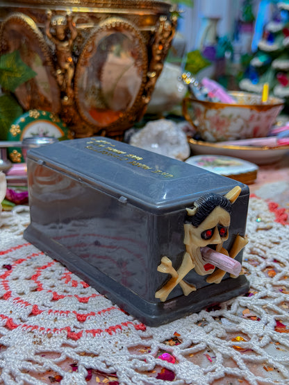 Vampire/Devil cigarette dispenser🕷️