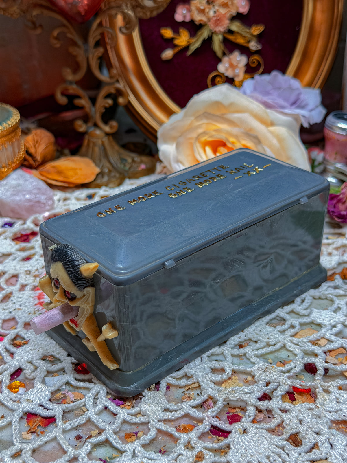 Vampire/Devil cigarette dispenser🕷️